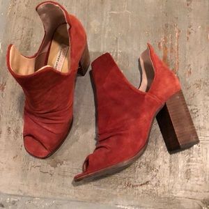 Chinese Laundry Kristin Cavallari peep toe booties